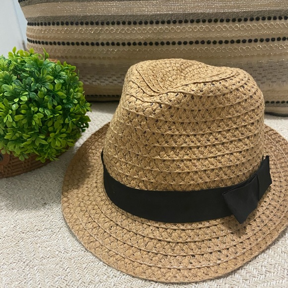 Beach Hat - Picture 1 of 3